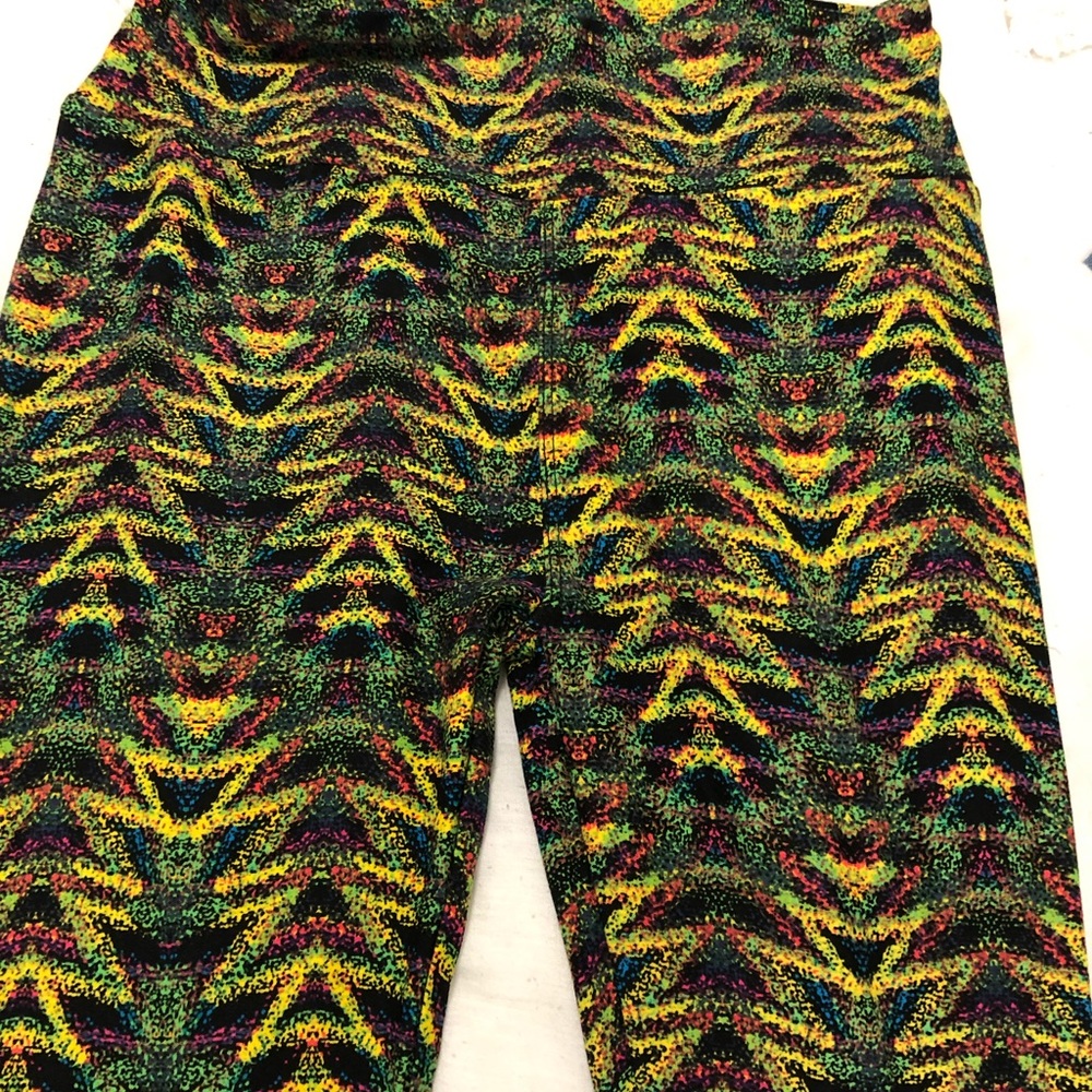 Lula roe leggings.
